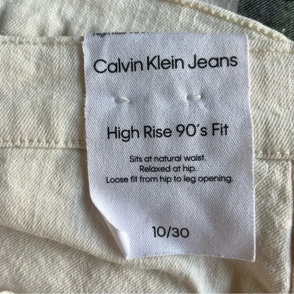 Calvin Klein Jeans High Rise 90’s Fit Ivory Denim Jeans NWT Women 29, 30 - Picture 12 of 16